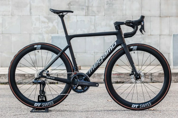 BICICLETA CARRETERA MEGAMO PULSE ELITE 03 SH12 2023 1 BICICLETA CARRETERA MEGAMO PULSE ELITE 03 SH12 2023