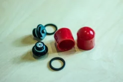 KIT PURGADORES AIRE PARA HORQUILLAS FOX 36/38/40 10 KIT PURGADORES AIRE PARA HORQUILLAS FOX 36/38/40 -tienda de bicicletas kit purgadores aire para horquillas fox 1 4